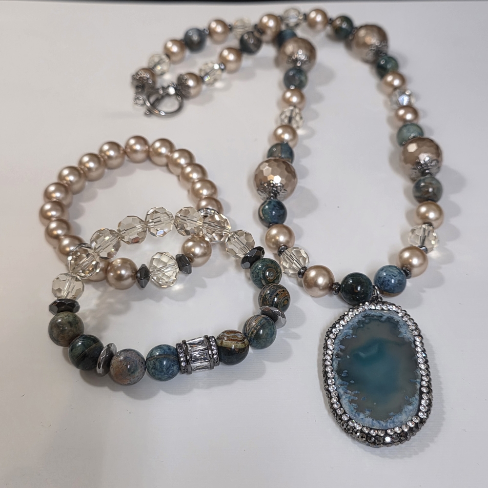 Elegant Blue and Gold Gemstone Necklace and Bracelet Set